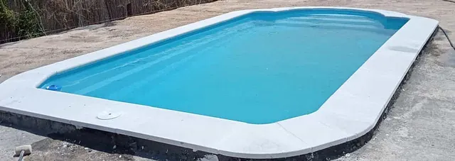 depositos azules frente a fachada